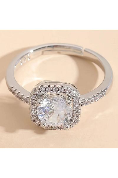 Minnoş Dükkan Square Zircon Ring