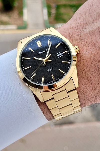Casio Gold Color Men's Wristwatch