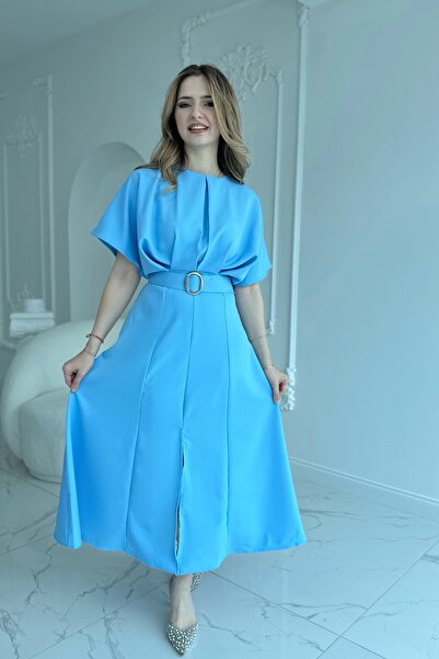 HELİS BUTİK Kemer Detaylı Yırtmaçlı Pliseli Maxi Boy Mavi Elbise