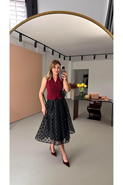 Sezgi Tekin Fusta cu clopoței neagră cu buline din catifea cu detaliu din tul din organza