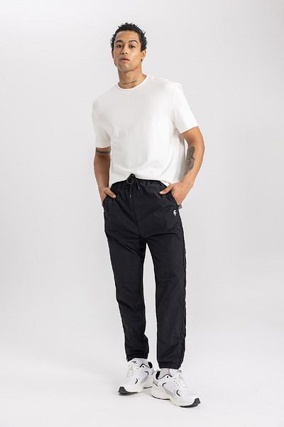 DeFacto Jogger-Jogginghose mit Standard-Passform – Doppeltasche B4777ax24sp