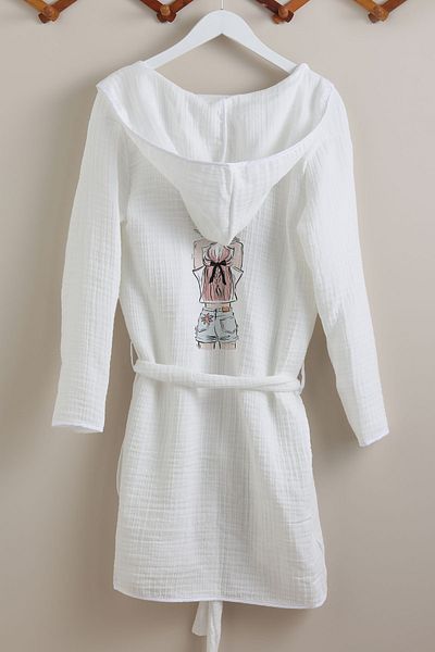 Tuğba Kuğu 4 Layer Muslin Bathrobe - Young Series - Girl in Shorts
