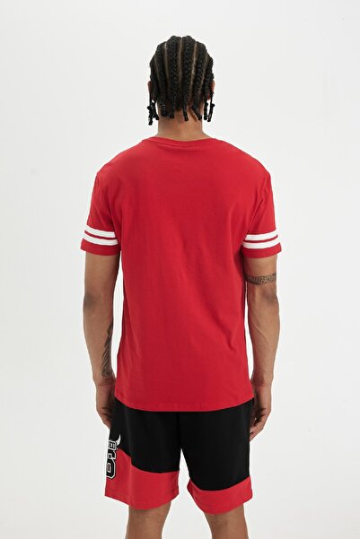 DeFacto Fit Nba Chicago Bulls Standard Fit με λαιμόκοψη κοντομάνικο μπλουζάκι A1995ax24sm