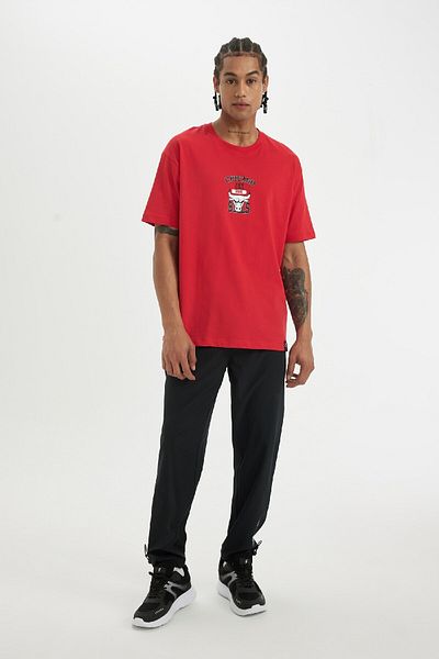 DeFacto DeFactoFit NBA Chicago Bulls - Tricou cu mânecă scurtă cu decolteu în formă de boxy B9891AX24SM