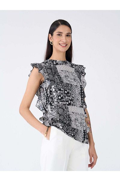 Salt Attire Round Neck Stylish Women's Top Elegant Versatile & Comfortable Casual Wear