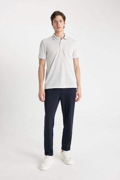 DeFacto Neues Kurzarm-Poloshirt mit normaler Passform C6004AX24SM