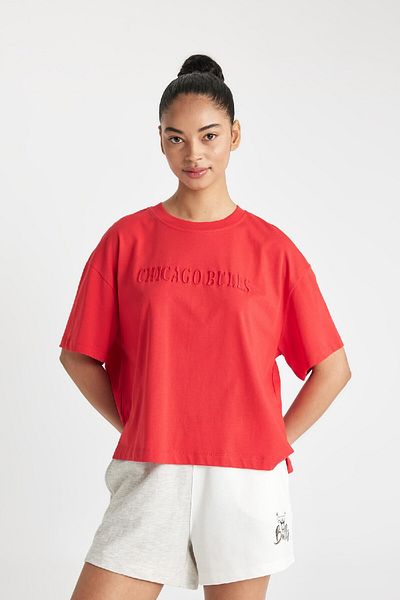 DeFacto Nba Chicago Bulls Oversize Crew Neck Embroidery Short Sleeve T-Shirt
