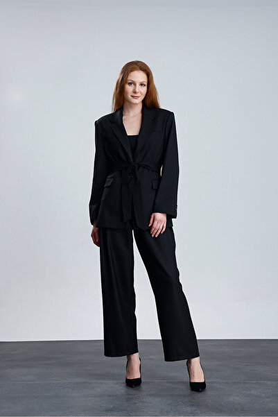 Flow Kadın Siyah Kuşaklı Takım- Şık Ceket & Bol Paça Pantalon, Takım Elbise Stilinde