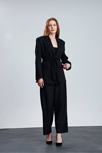 Flow Kadın Siyah Kuşaklı Takım- Şık Ceket & Bol Paça Pantalon, Takım Elbise Stilinde