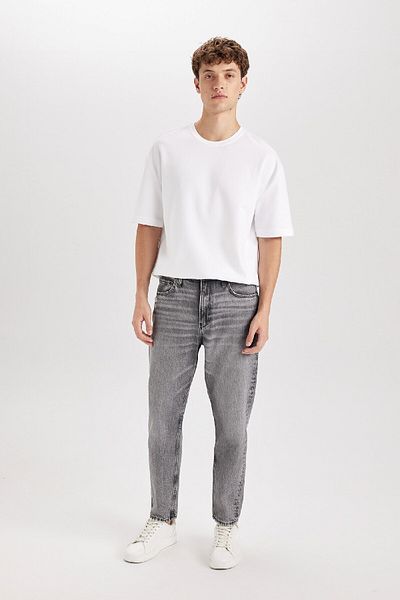 DeFacto 100 % Baumwolle 90er-Jahre Slim Fit Slim Fit Jeans mit hoher Taille und schmalem Bein C6907ax24au