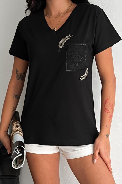 FEMELLE Γυναικείο μπλουζάκι με μαύρη λαιμόκοψη V με παγιέτες με κεντητό κέντη...