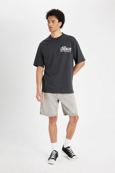 DeFacto Marvel Avengers Boxy Fit – Baumwoll-T-Shirt mit Rundhalsausschnitt und Rückenaufdruck C6517ax24au