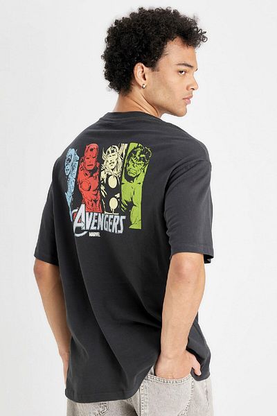DeFacto Marvel Avengers Boxy Fit – Baumwoll-T-Shirt mit Rundhalsausschnitt und Rückenaufdruck C6517ax24au