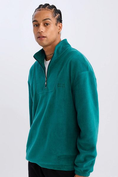 DeFacto Удобен суичър от полар с щампа с яка и щампа - Comfort Regular Fit C7793Ax24Au