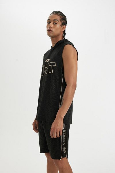 DeFacto DeFactoFit - قميص داخلي ثقيل بغطاء للرأس NBA Miami Heat B9920AX24SM