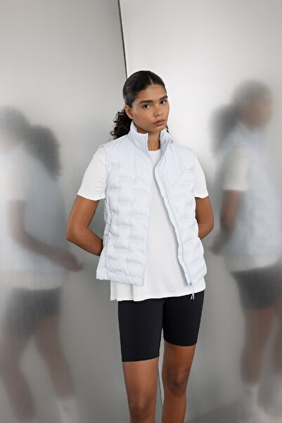 DeFacto DefactoFit Su İtici Dik Yaka Kapitone Yelek Normal Kesim Fermuarlı Cepli C5749AX24AU