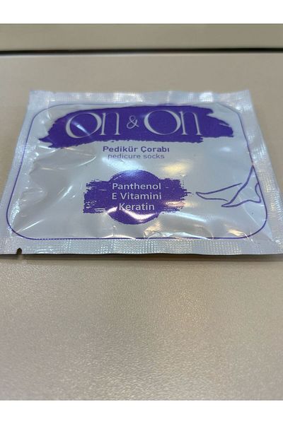 on-on On&On Pedicure Socks with Vitamin E and Keratin Disposable