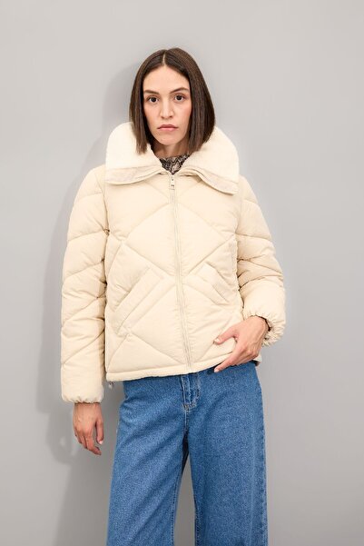 DeFacto Gesteppter Puffermantel aus Kunstfell – wasserabweisend, winddicht, mit Taschen A0756AX24WN