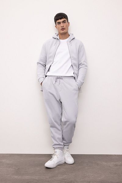 DeFacto Soft Feather Basic Sweatshirt with Hood - Pocket, Solid Zipper X8331Az24Au