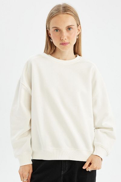 DeFacto Crew Neck Oversize Sweatshirt - Thick and Solid A4177Ax24Wn