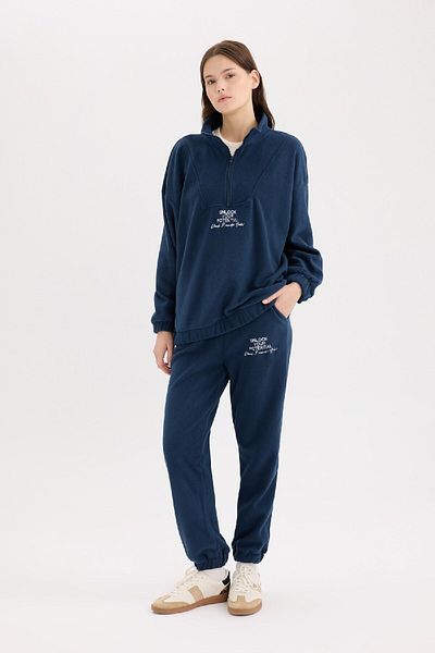 DeFacto Standard Fit Lace-Up Waist Elastic Leg Pocket Printed Long Length Fleece Sweatpants Y2650Az24Wn
