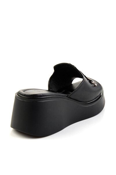 Bambi Siyah Leather Kadın Terlik K04359022703