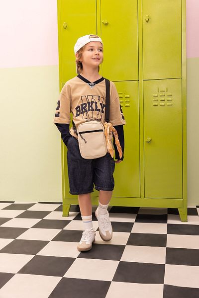DeFacto Boy Oversize Wide Fit V-Neck Letter Print Long Sleeve T-Shirt C9279A824Au