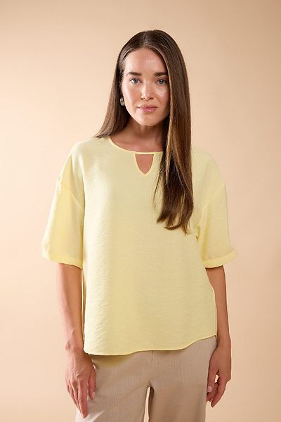 DeFacto Rundhals-Bluse mit normaler Passform und kurzen Ärmeln C9606AX24SM