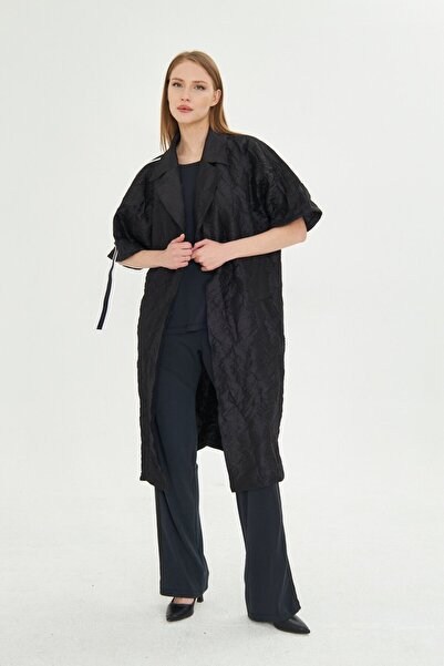 LAMANTE YARIM KOLLU SİYAH GOFRE CEKET