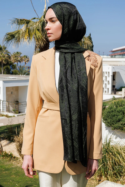 Mooncorn Soler Pattern Shine Line Shawl Black-Khaki