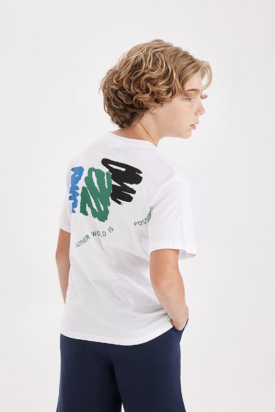DeFacto Kurzärmliges T-Shirt mit Rundhalsausschnitt und Aufdruck auf der Rückseite für Jungen - D0400A824HS