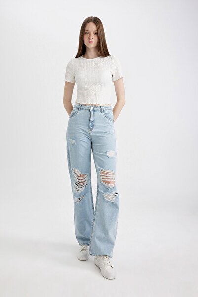 DeFacto Tailliertes Kurzarm-T-Shirt mit Rundhalsausschnitt A6179AX24SM