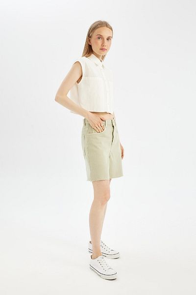 DeFacto Gabardine-Shorts mit kurzem Bein – Regular Fit, normale Taille D0964AX24SM