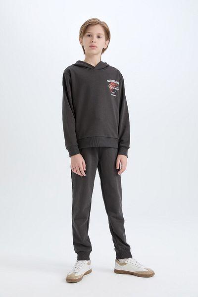 DeFacto Set aus bedruckter Kapuzenpullover und elastischer Jogginghose für Jungen – D2040a824au