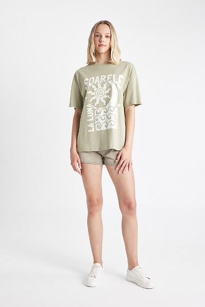 DeFacto Oversize Wide Fit tričko s krátkým rukávem s výstřihem a výstřihem D1984Ax24Sm