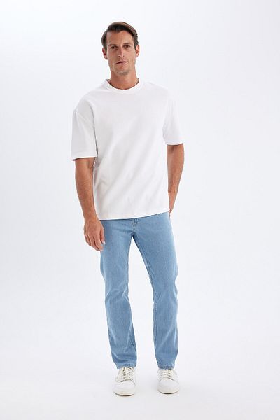 DeFacto Sergio Jeanshose mit normaler Passform, normale Taille, Röhrenbein D2413AX24SM