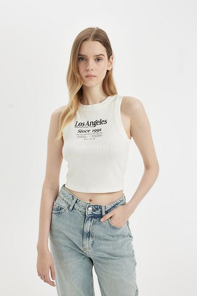DeFacto Geripptes Camisole mit Rundhalsausschnitt für Sportler - D2158AX24HS