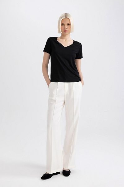 DeFacto Regular Fit V-Neck Short Sleeve T-Shirt W9204Az