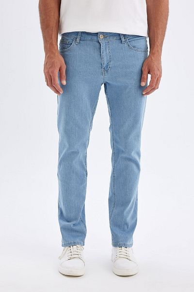 DeFacto Sergio Jeanshose mit normaler Passform, normale Taille, Röhrenbein D2413AX24SM