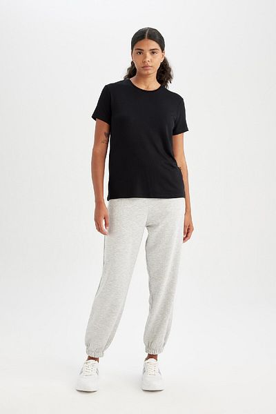 DeFacto Sportovní tričko Crew Neck Sportsman Basic – pevný krátký rukáv, standardní střih D1904Ax24Hs