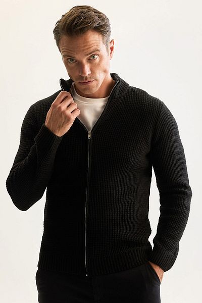 DeFacto Schwarze Strickjacke mit normaler Passform, halbem Rollkragen und Reißverschluss, R1195az24wn