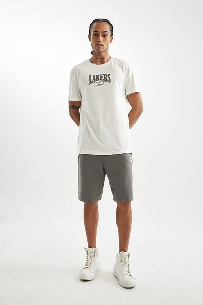DeFacto Los Angeles Lakers Shorts mit kurzen Beinen – passend für NBA D2752ax24au