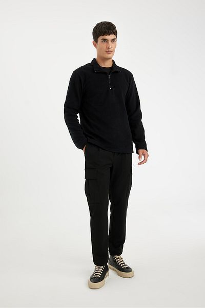 DeFacto Schwarzes Fleece-Sweatshirt mit Reißverschluss – pillingfrei, kältebeständig, normale Passform, Stehkragen Y3996azns