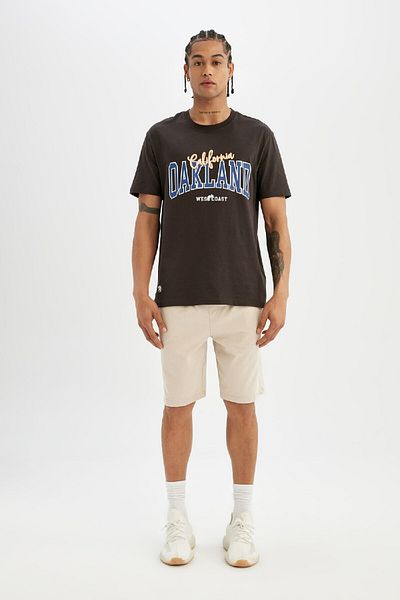 DeFacto T-shirt C5671AX24HS με κανονική εφαρμογή με στάμπα με λαιμόκοψη