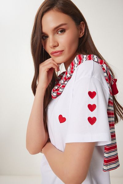 Happiness İstanbul Weißes Damen-T-Shirt aus Baumwolle mit Herz-Stickerei MP00032