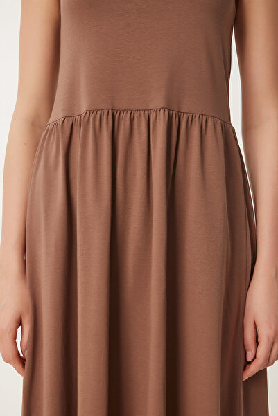 Happiness İstanbul Dámské hnědé letní pletené šaty s ohlávkovým výstřihem CR00474