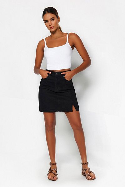Trendyol Collection Schwarzer Mini-Jeansrock mit hoher Taille und Schlitz – Sustain TWOAW23ET00285