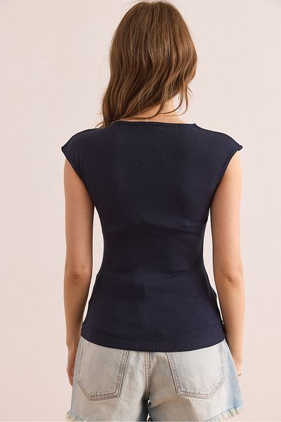 Olalook Marineblaue Damenbluse aus Baumwoll-Modal mit tiefem Ausschnitt und detailliertem Schulterausschnitt BLZ- 19002881