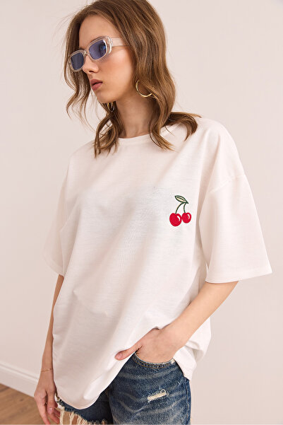 Olalook Női cseresznyefehér hímzésű, kényelmes szabású 2 szálas póló TSH- 19000870