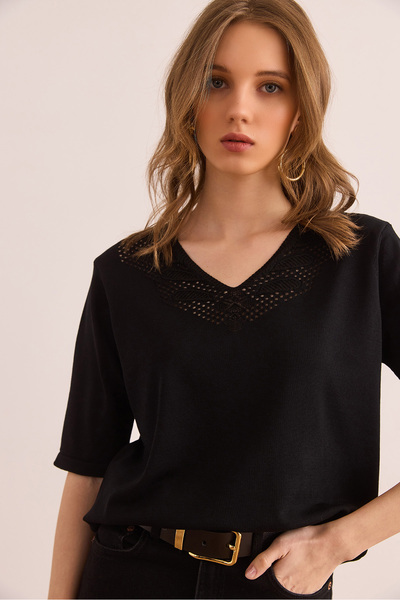 Olalook Γυναικείο μαύρο γιακά και λεπτομέρεια στην πλάτη Πλεκτό μπλούζα με περιεχόμενο βισκόζη BLZ- 19002915